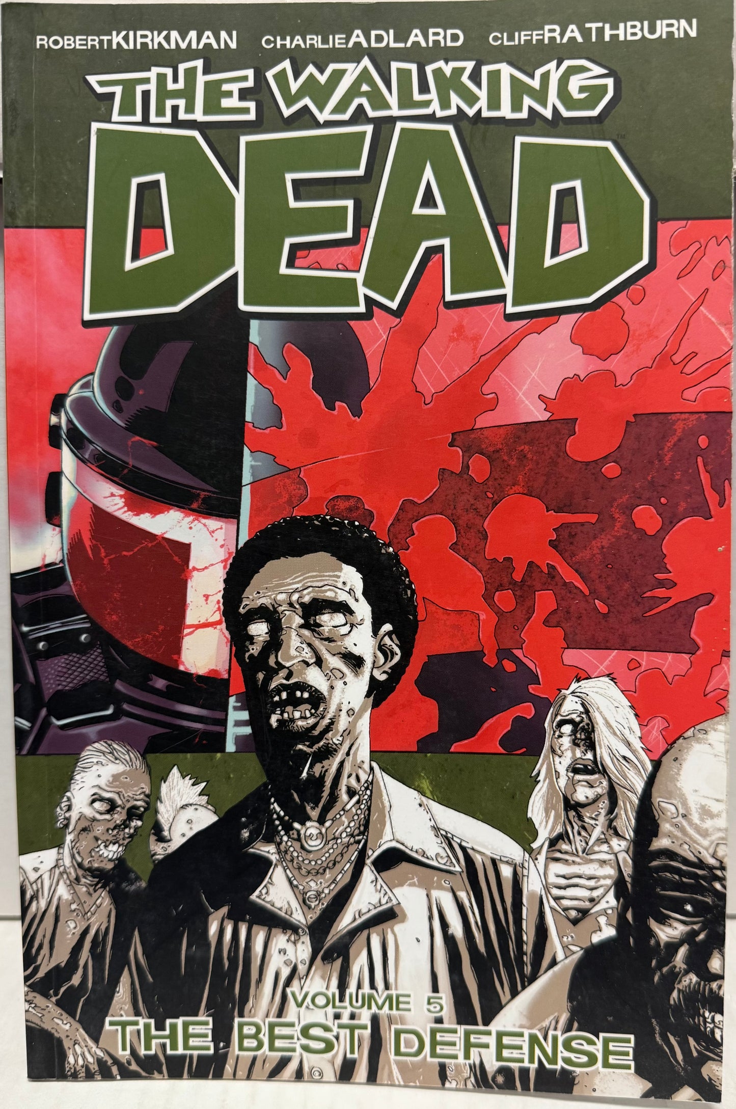 The Walking Dead: Volume 5: The Best Defense TPB