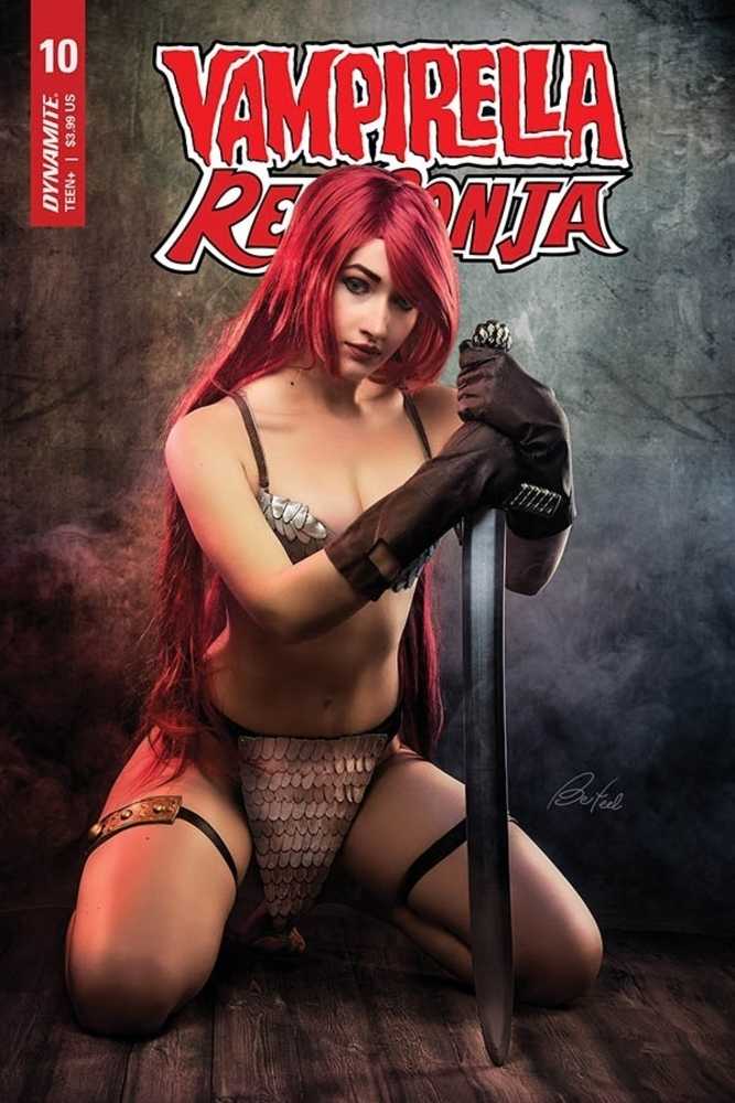 Vampirella Red Sonja #10 Cover D Bloom Cosplay