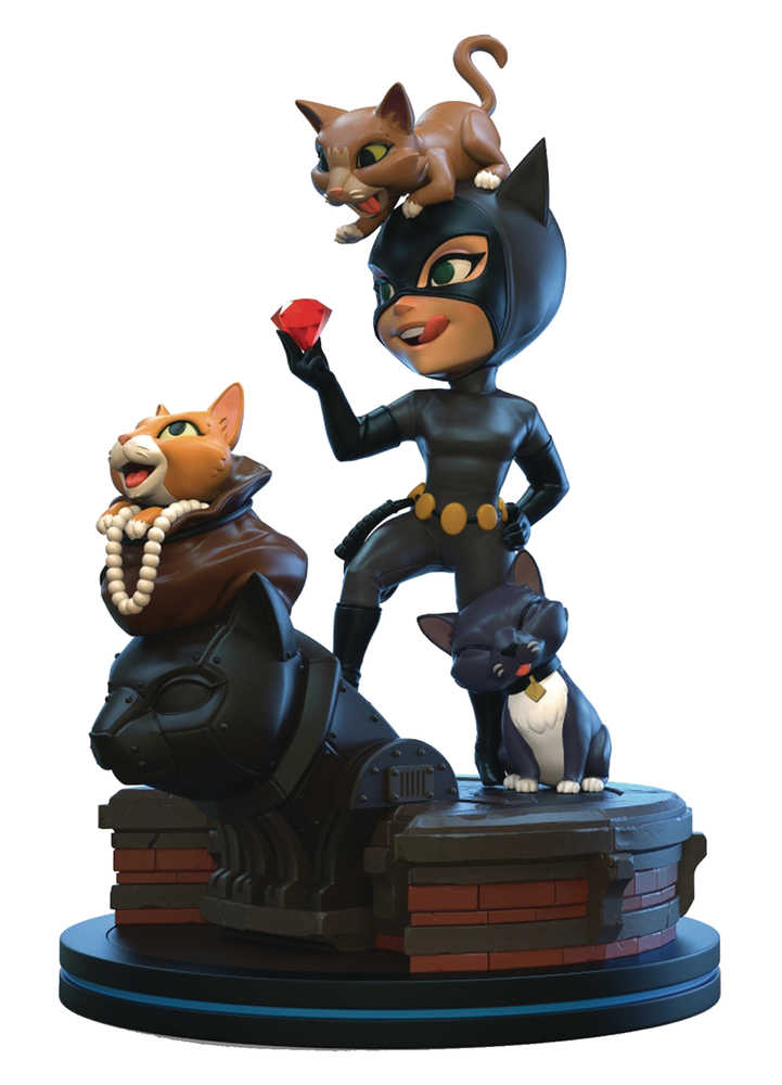 Batman Animated Catwoman Q-Figure Elite Diorama Figure